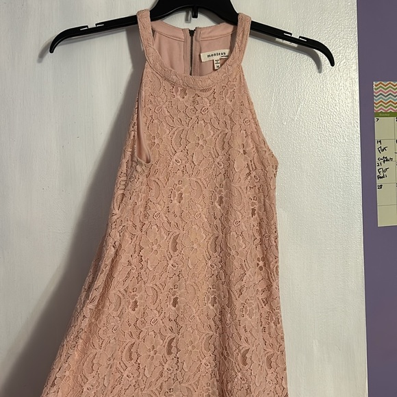 Pink lace dress - Picture 2 of 4